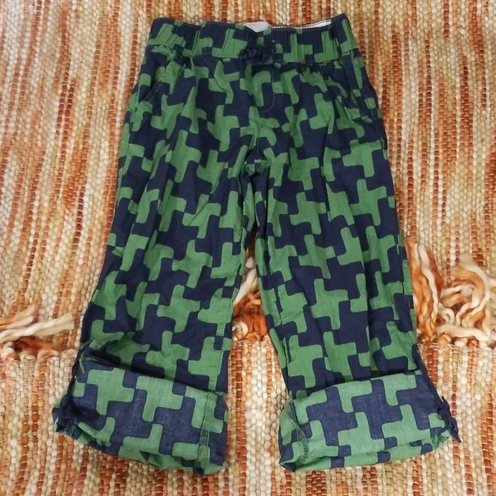 Boys medium 7 old navy clam digger pants shorts